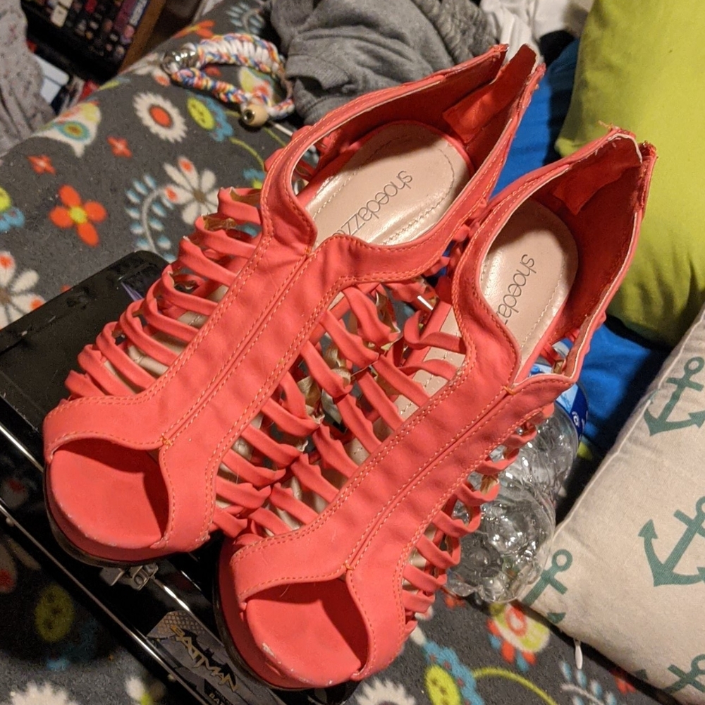 Cute salmon colored shoes